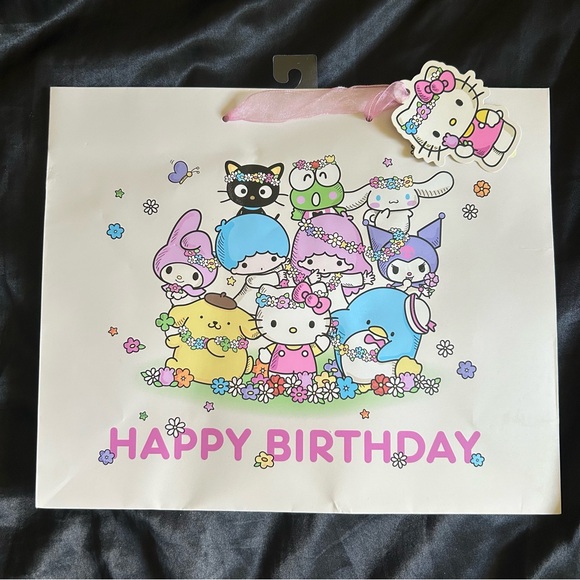Hello Kitty Gift Bags - Set of 3 - Picture 2 of 5
